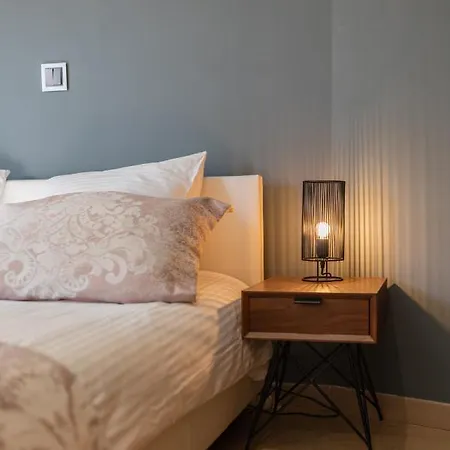 Spacieux Plafond Proche Monaco 보솔레이