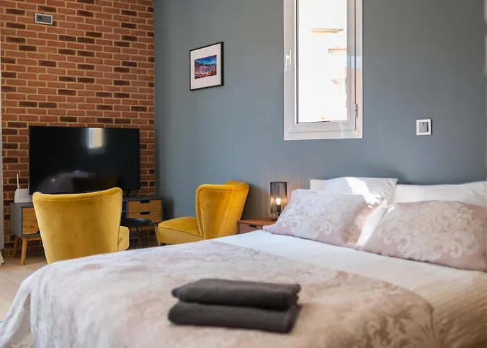 Apartament Spacieux Plafond Proche Monaco *